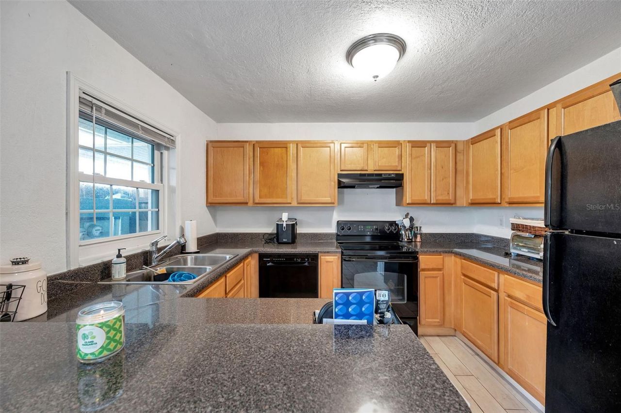 121 Seahorse Drive Se, Unit A, Saint Petersburg, FL 33705 Photo