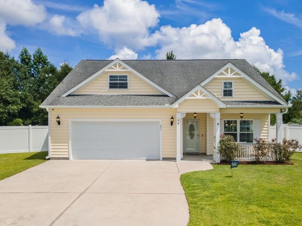 221 Maple Oak Dr., Conway, SC 29526
