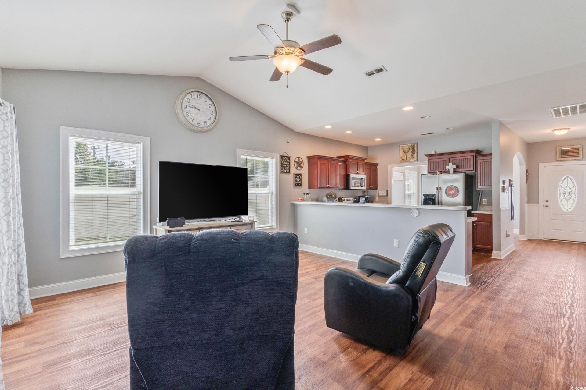 221 Maple Oak Dr. Photo 15