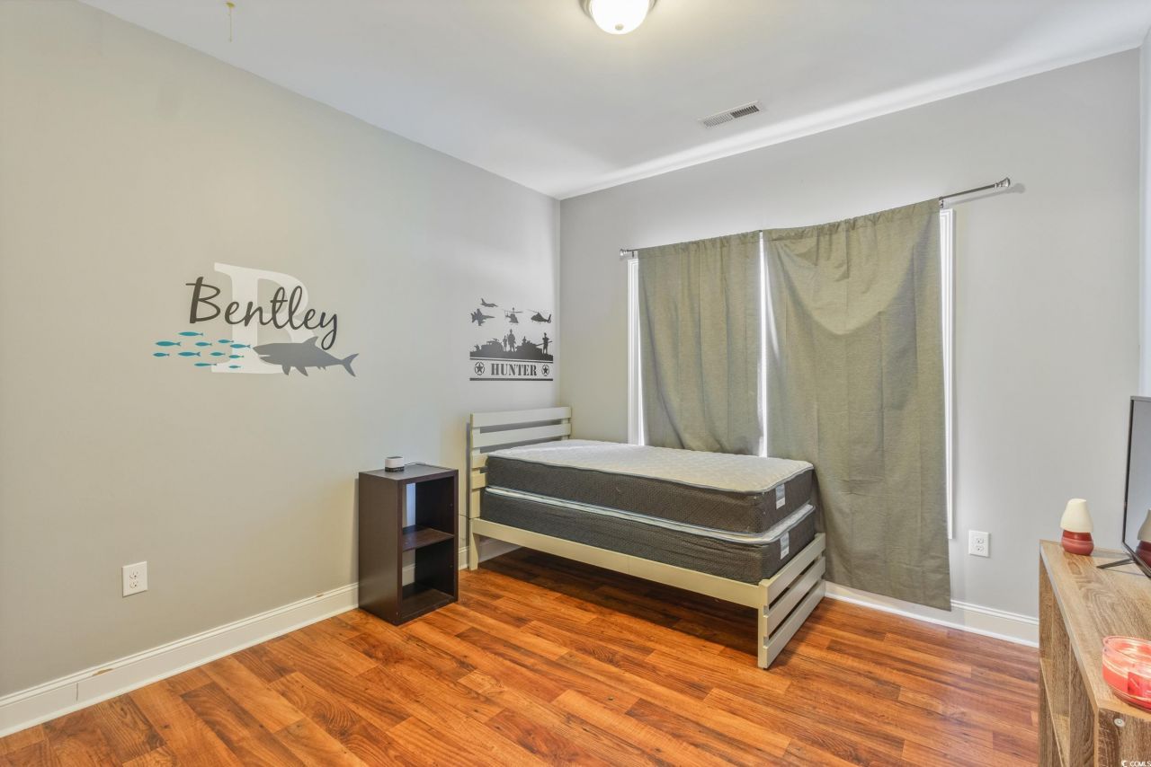 221 Maple Oak Dr. Photo 18