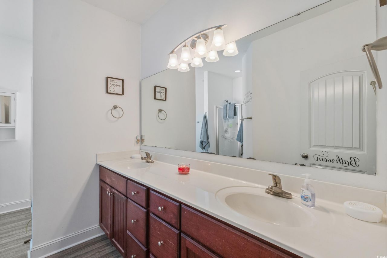 221 Maple Oak Dr. Photo 20