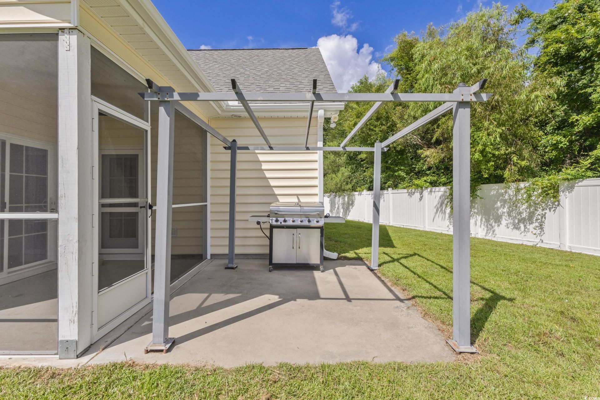 221 Maple Oak Dr. Photo 21