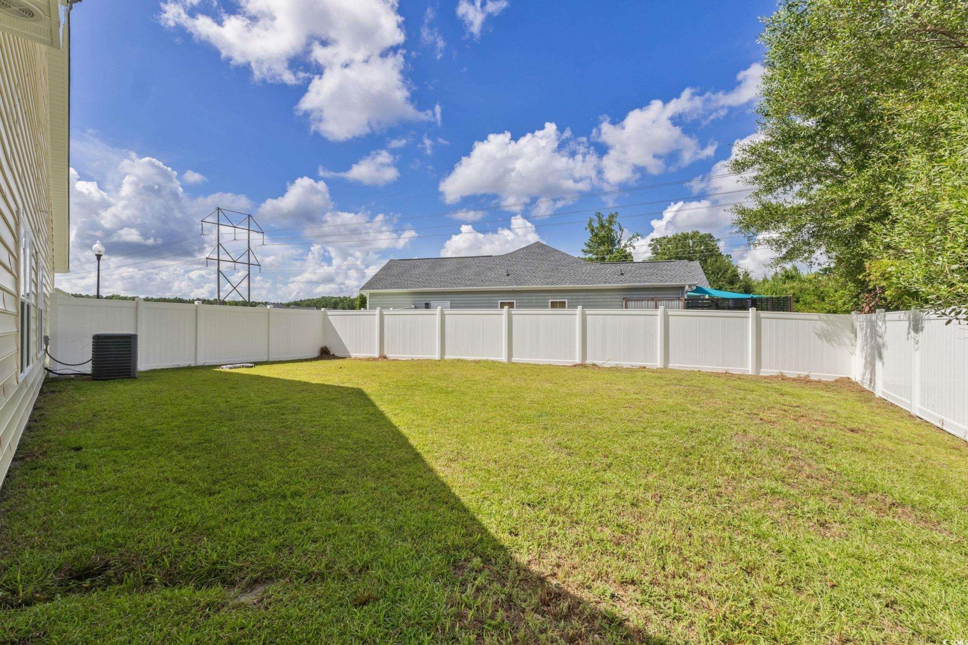 221 Maple Oak Dr. Photo 23
