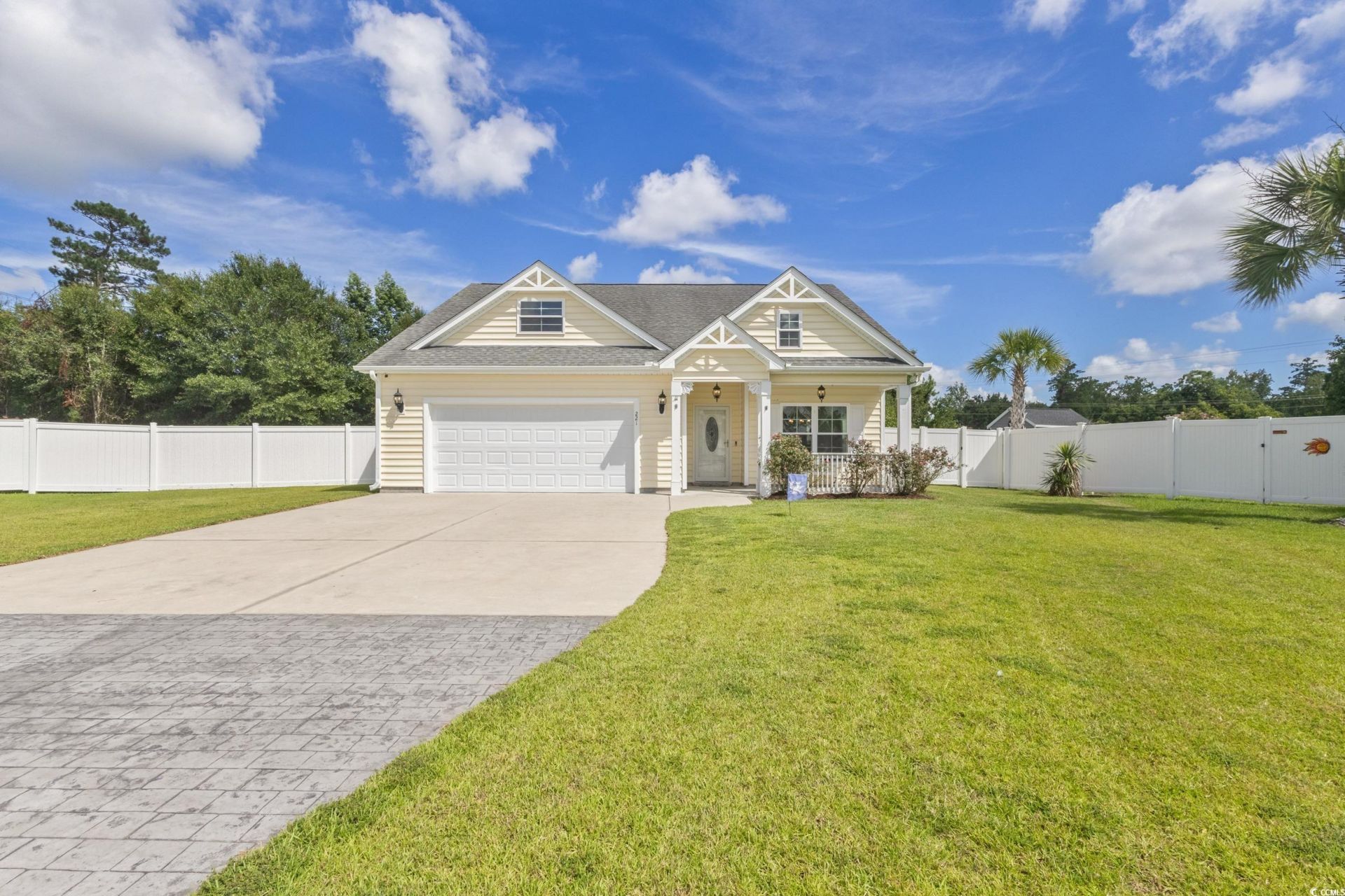 221 Maple Oak Dr. Photo 23
