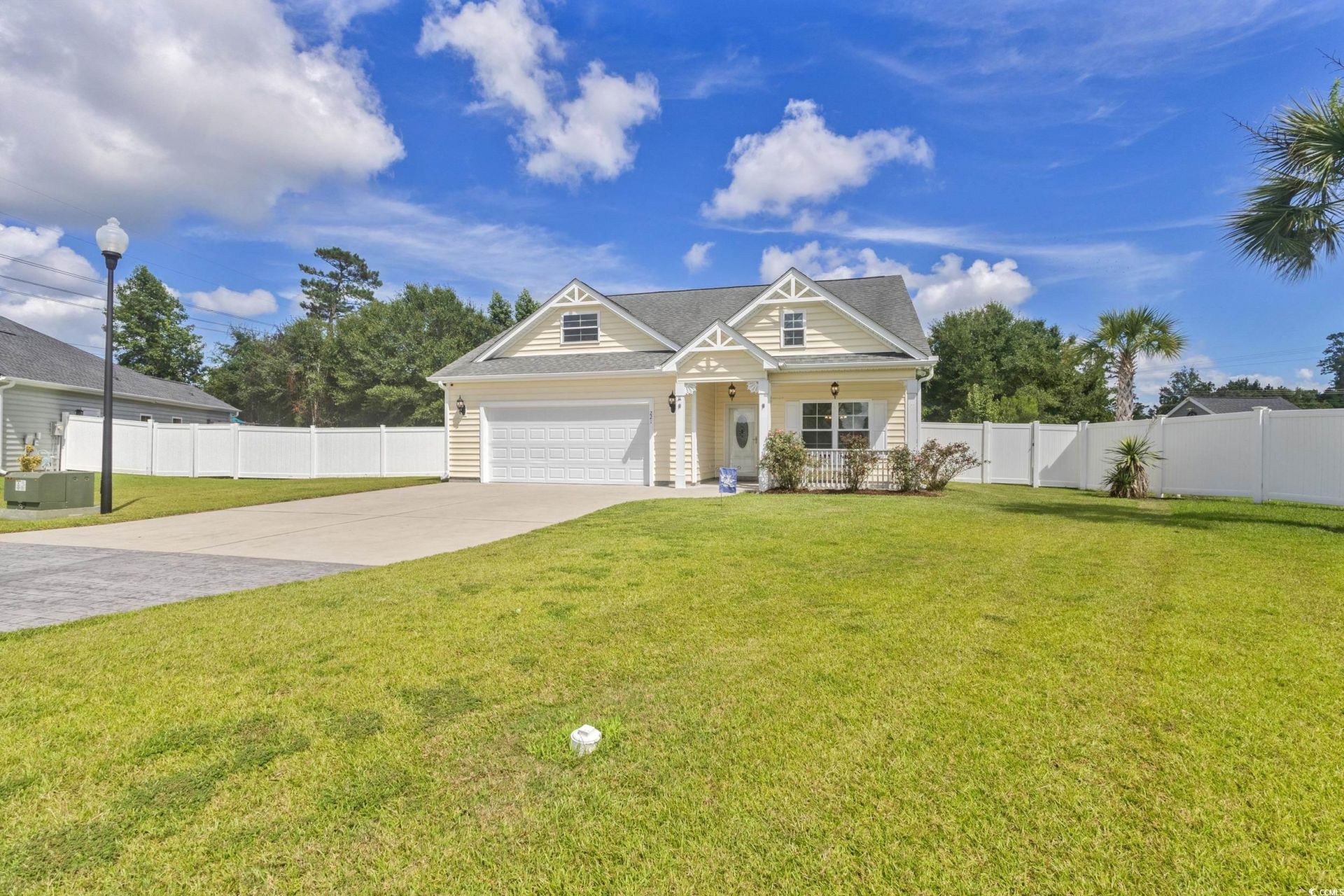 221 Maple Oak Dr. Photo 25