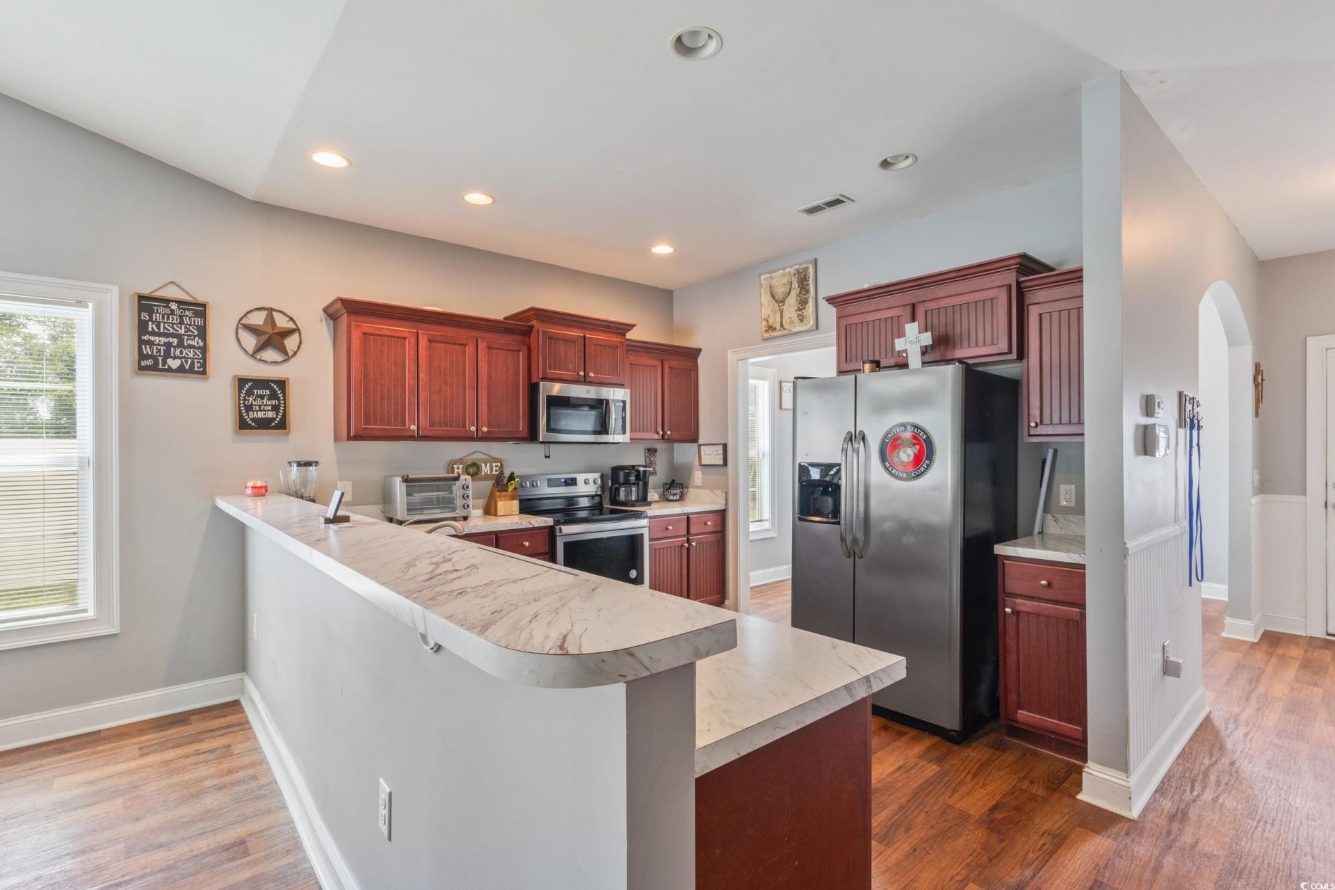 221 Maple Oak Dr. Photo 4