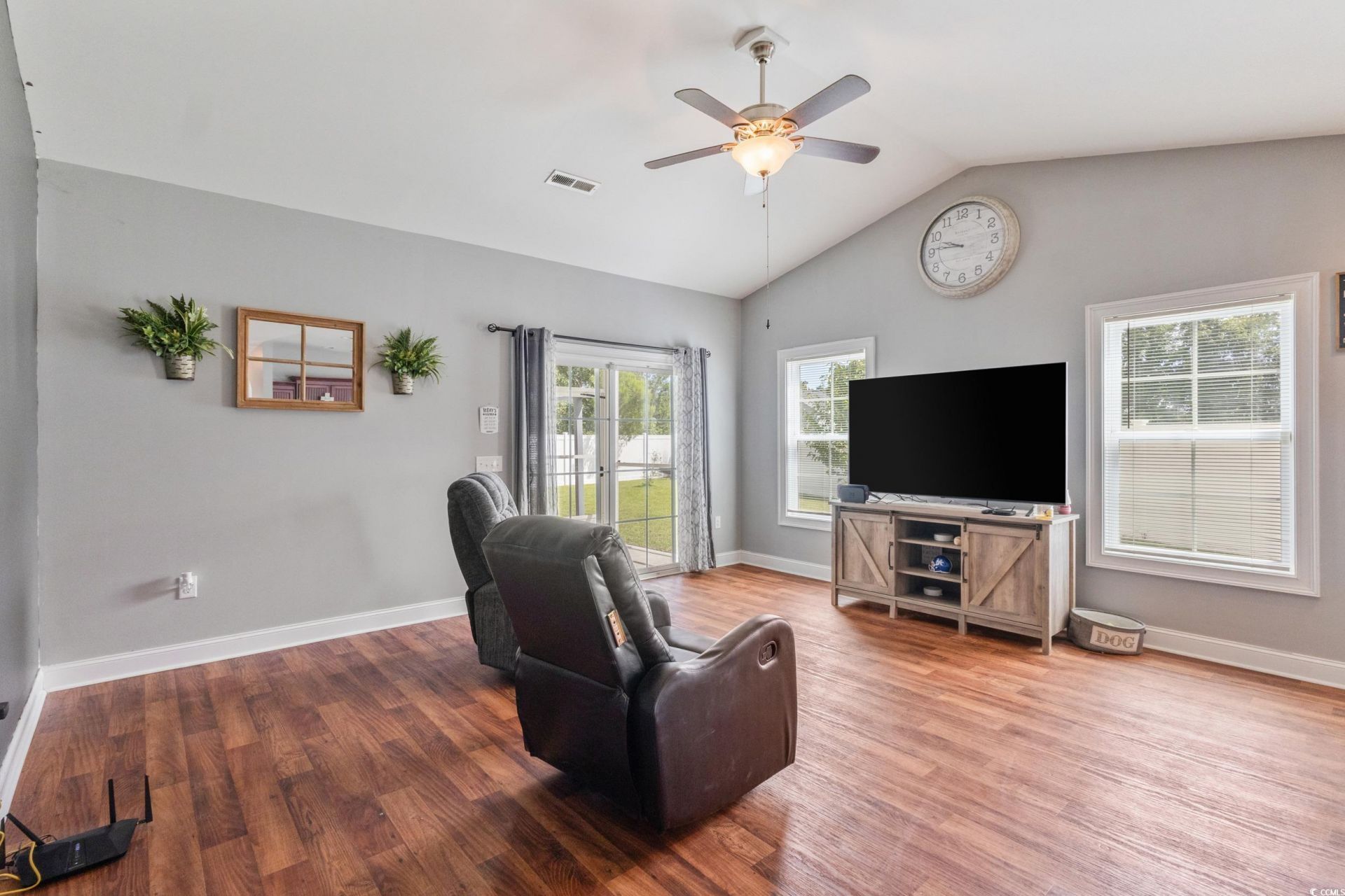 221 Maple Oak Dr. Photo 5
