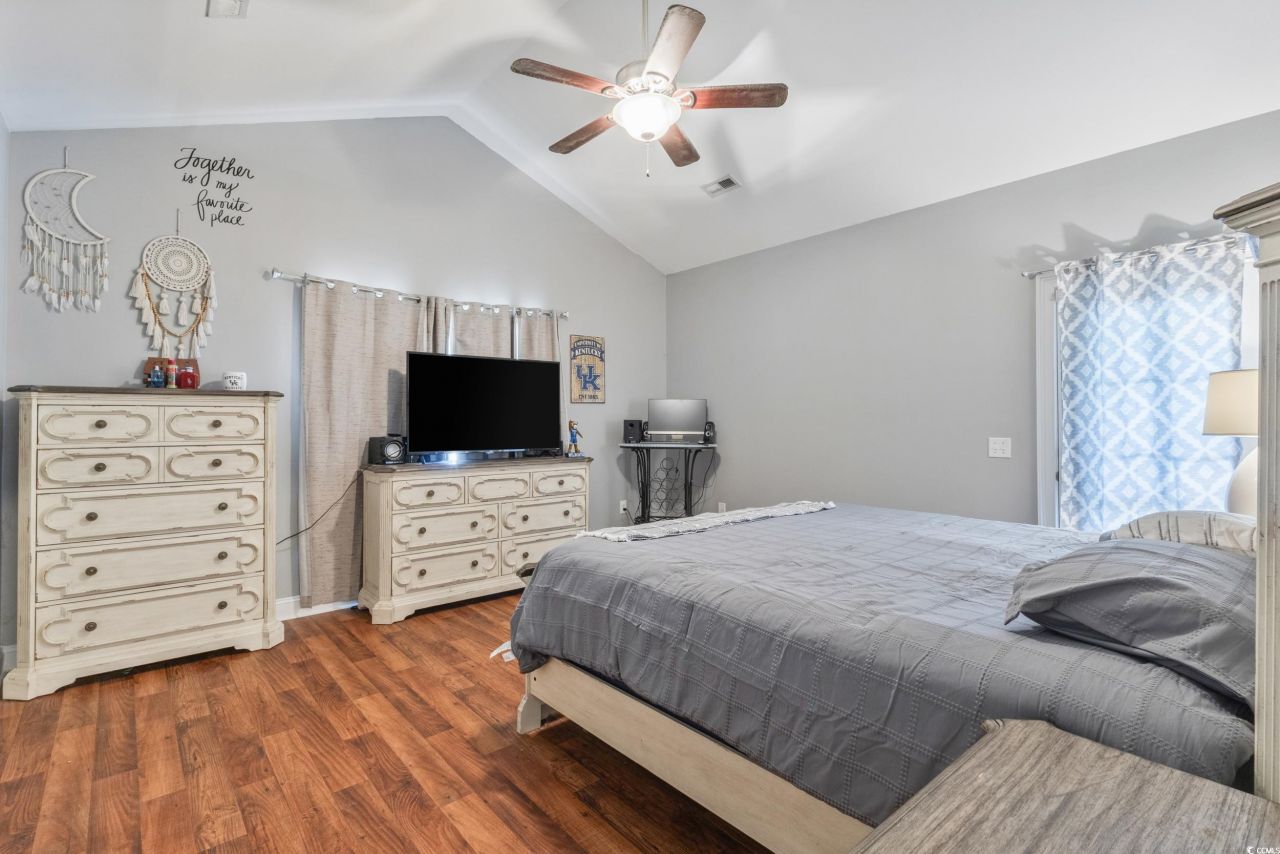 221 Maple Oak Dr. Photo 5