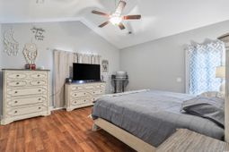 221 Maple Oak Dr. photo 4