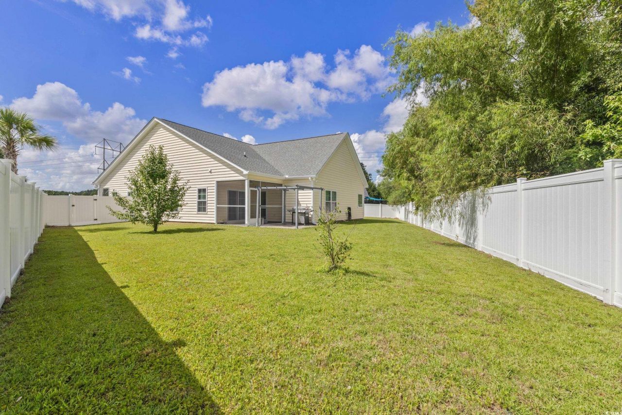 221 Maple Oak Dr. Photo 7