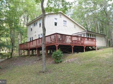 48 DOG HOUSE LANE, MILLMONT, PA 17845
