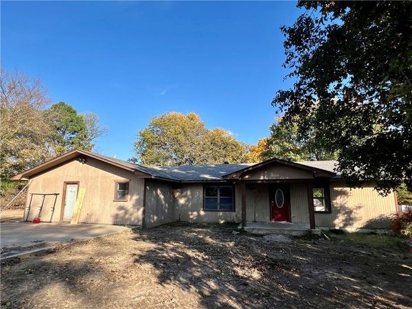 748 Ed Moore Lane, Fayetteville, AR 72704