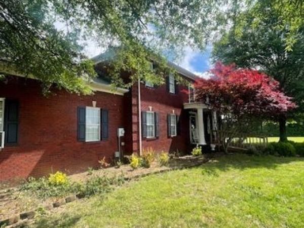 33 Bishop Rd, Lawrenceburg, TN 38464