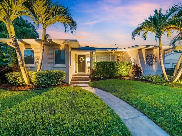 121 28TH AVENUE NE, ST PETERSBURG, FL 33704