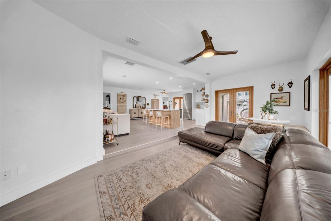 121 28th Avenue Ne, Saint Petersburg, FL 33704 Photo