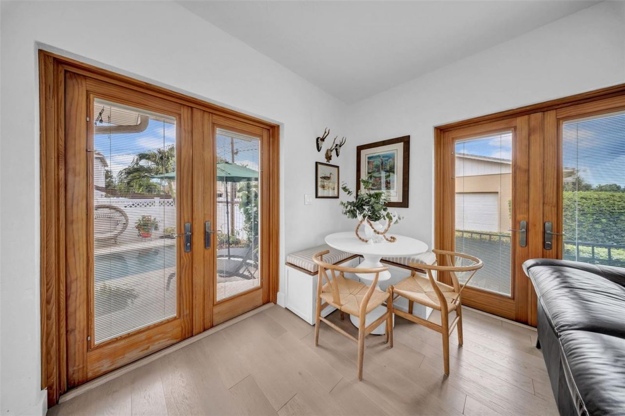 121 28th Avenue Ne, Saint Petersburg, FL 33704 Photo