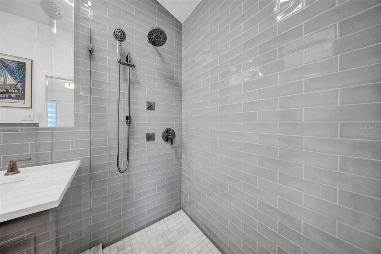 121 28th Avenue Ne, Saint Petersburg, FL 33704 Photo