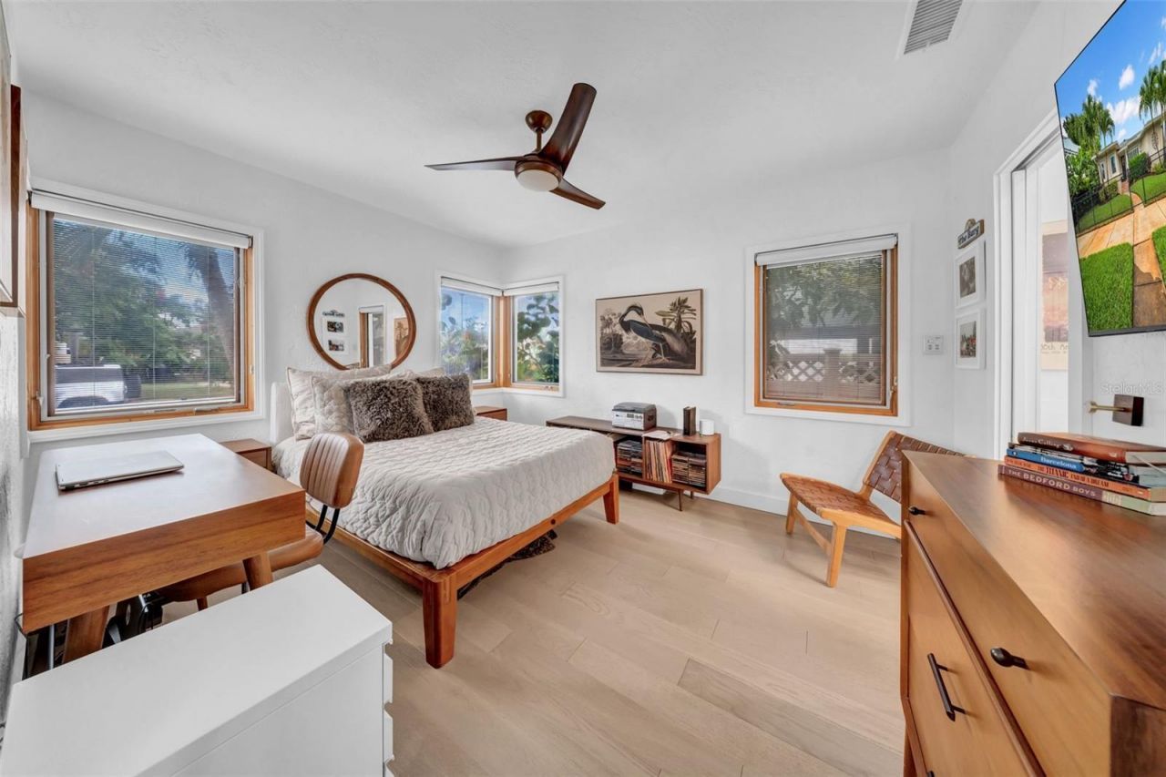 121 28th Avenue Ne, Saint Petersburg, FL 33704 Photo