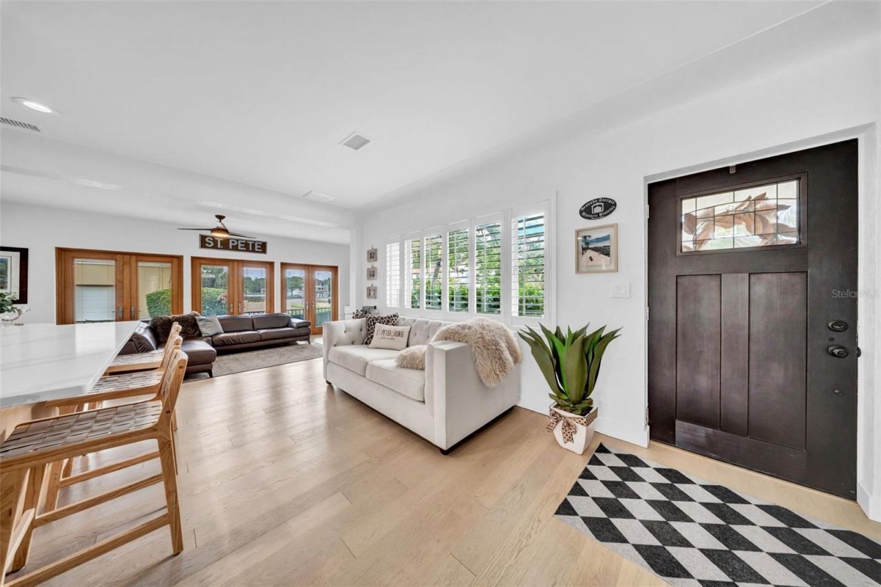 121 28th Avenue Ne, Saint Petersburg, FL 33704 Photo