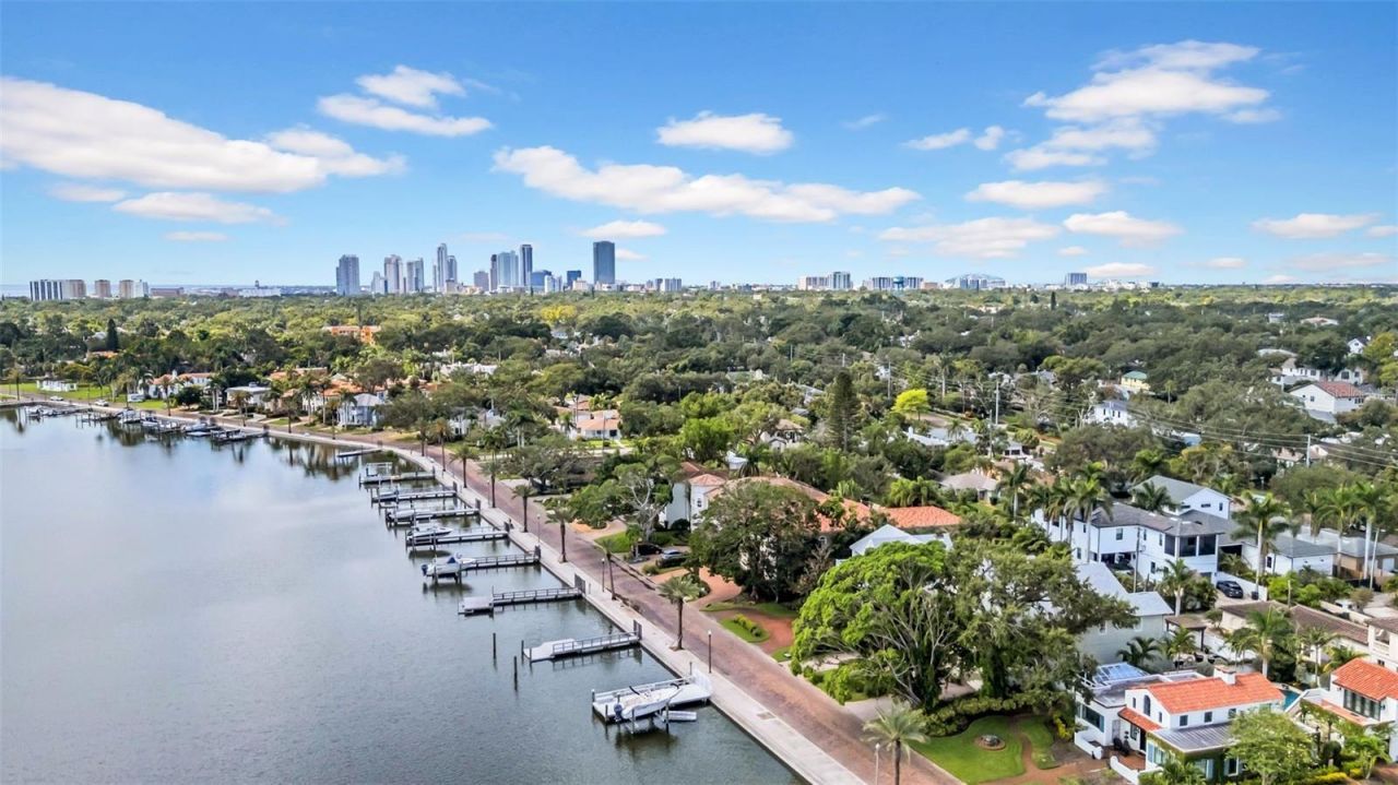 121 28th Avenue Ne, Saint Petersburg, FL 33704 Photo