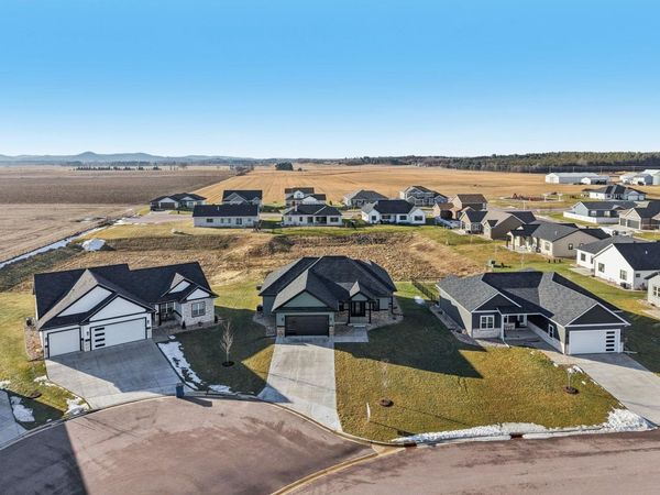 264 Falcon Court, Sauk City, WI 53583