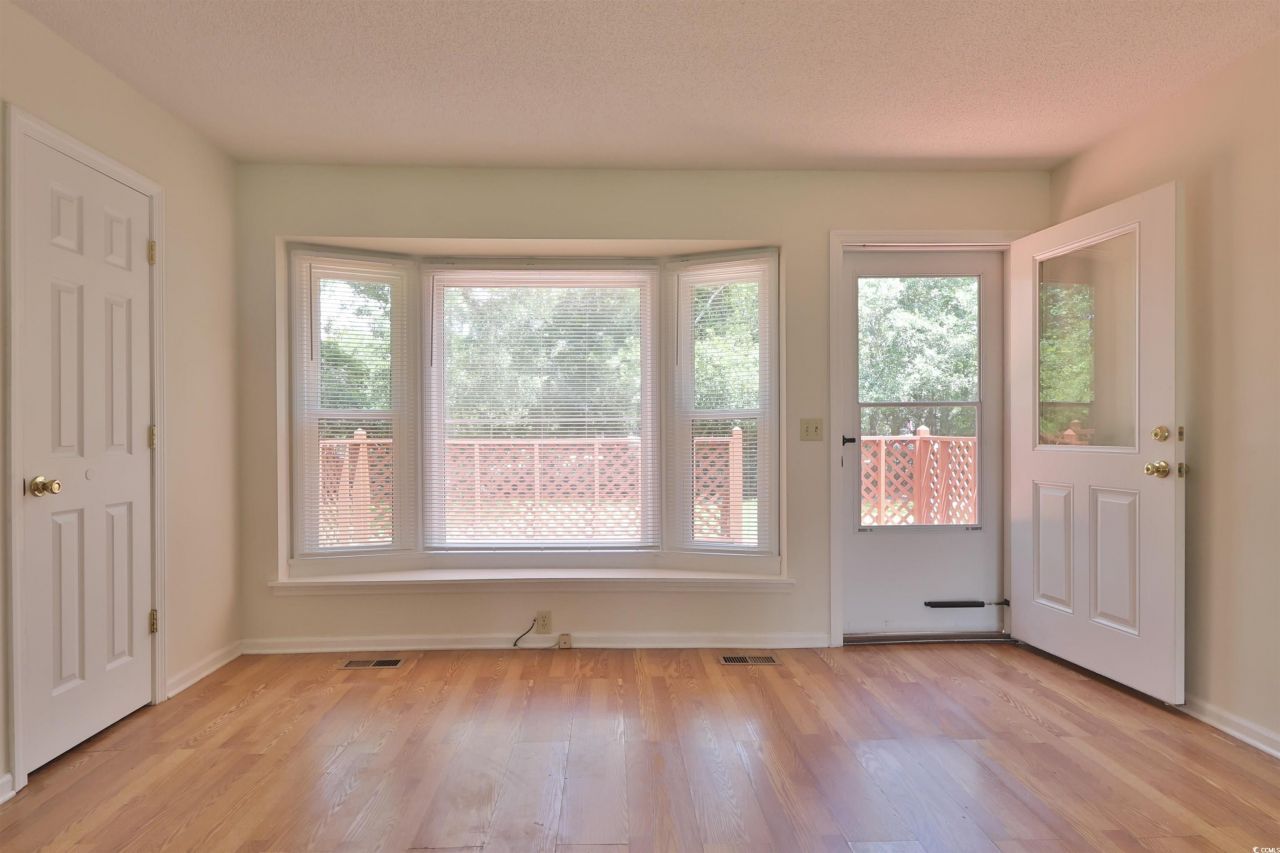 634 Hagley Dr. Photo 8