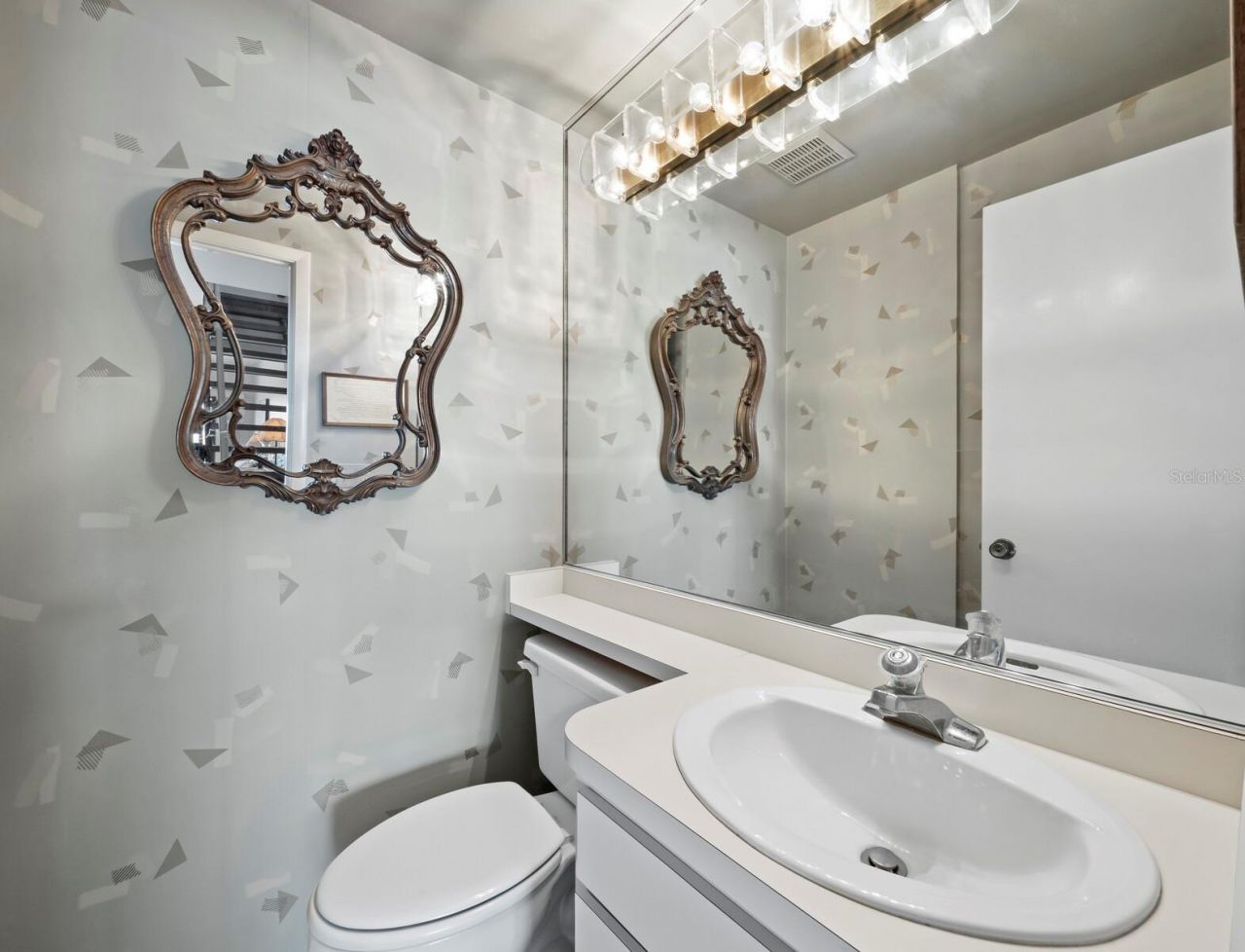 490 N Shore Road, Unit 6, Longboat Key, FL 34228 Photo