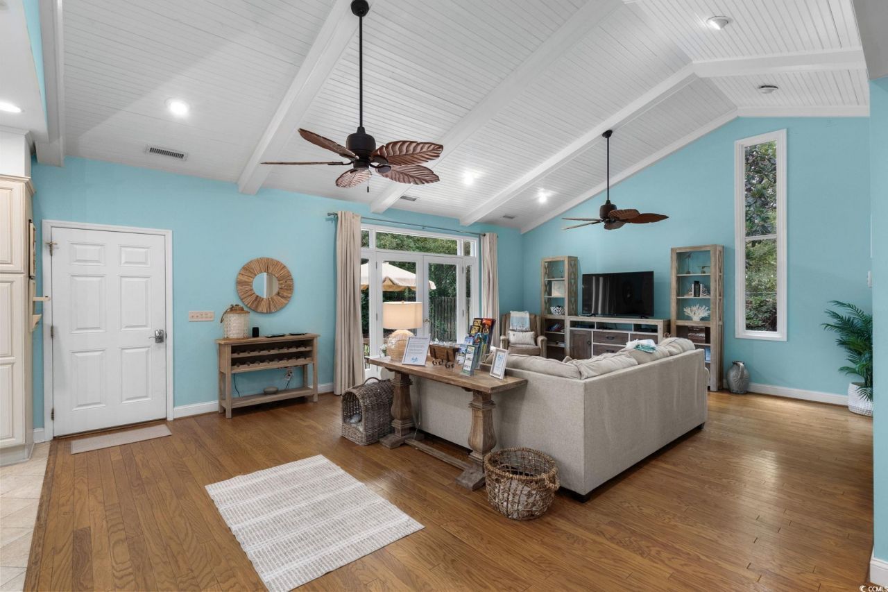 346 Middleton Dr. Photo 9