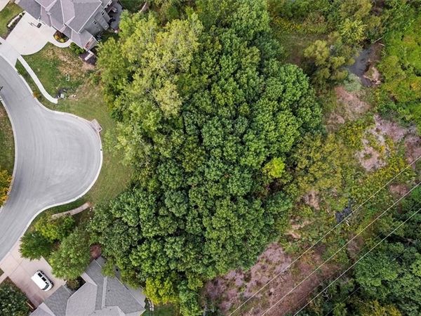 5703 Cottonwood Street, Shawnee, KS 66216