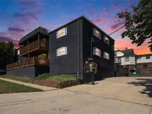 4063 Warwick Boulevard, Kansas City, MO 64111