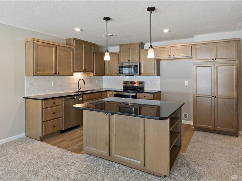 2735 Golden Leaf Drive, Unit 18-202, Beavercreek, OH 45431 Photo 2