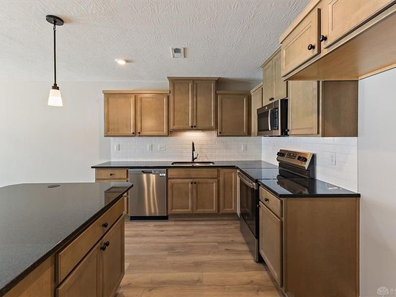 2735 Golden Leaf Drive, Unit 18-202, Beavercreek, OH 45431 Photo 4