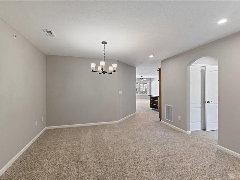 2735 Golden Leaf Drive, Unit 18-202, Beavercreek, OH 45431 Photo 8