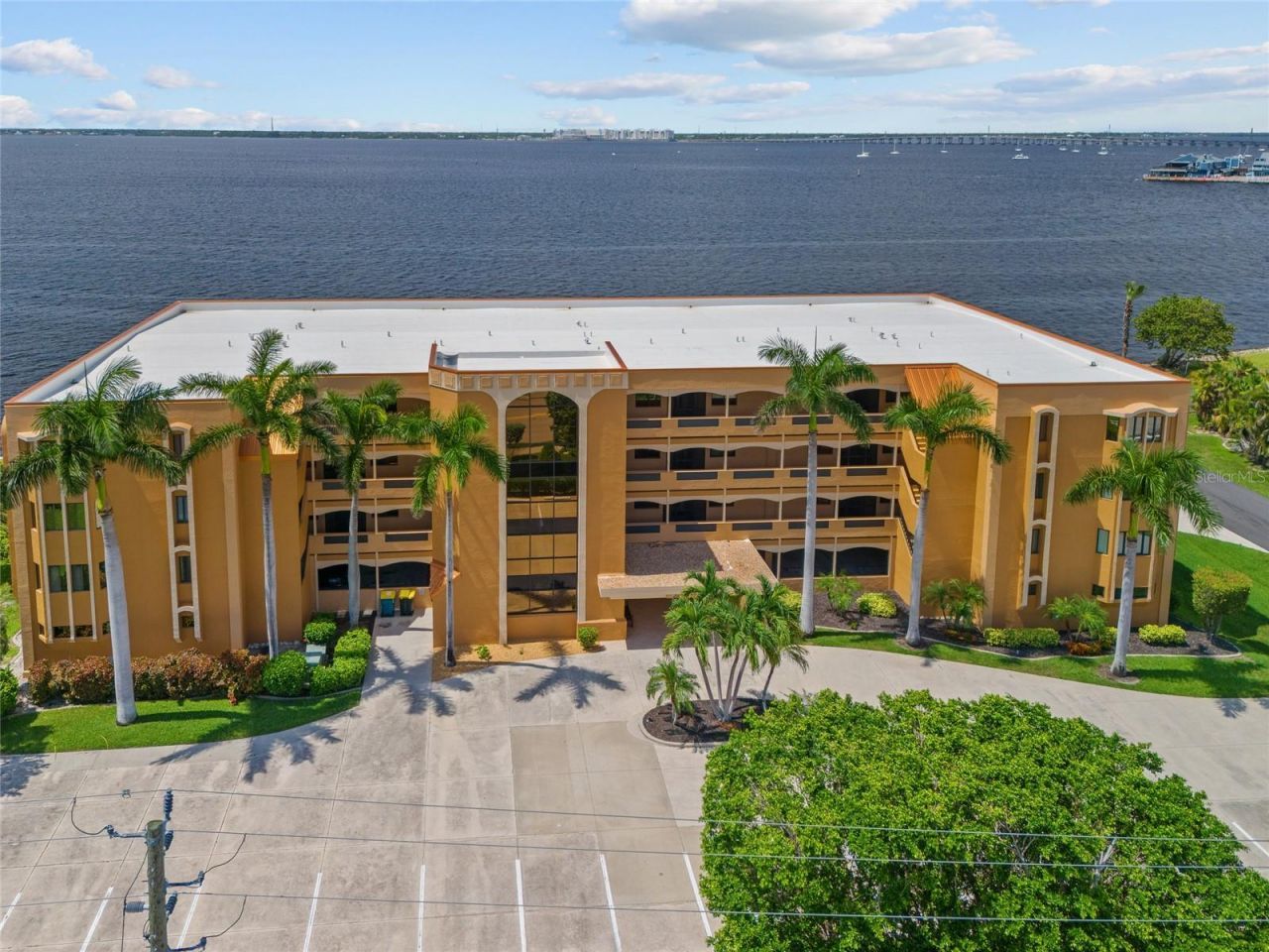 1601 Park Beach Circle, Unit 114, Punta Gorda, FL 33950 Photo