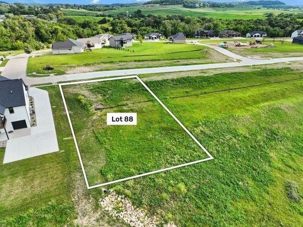 Lot 88 Waterbridge Lane, Dubuque, IA 52003