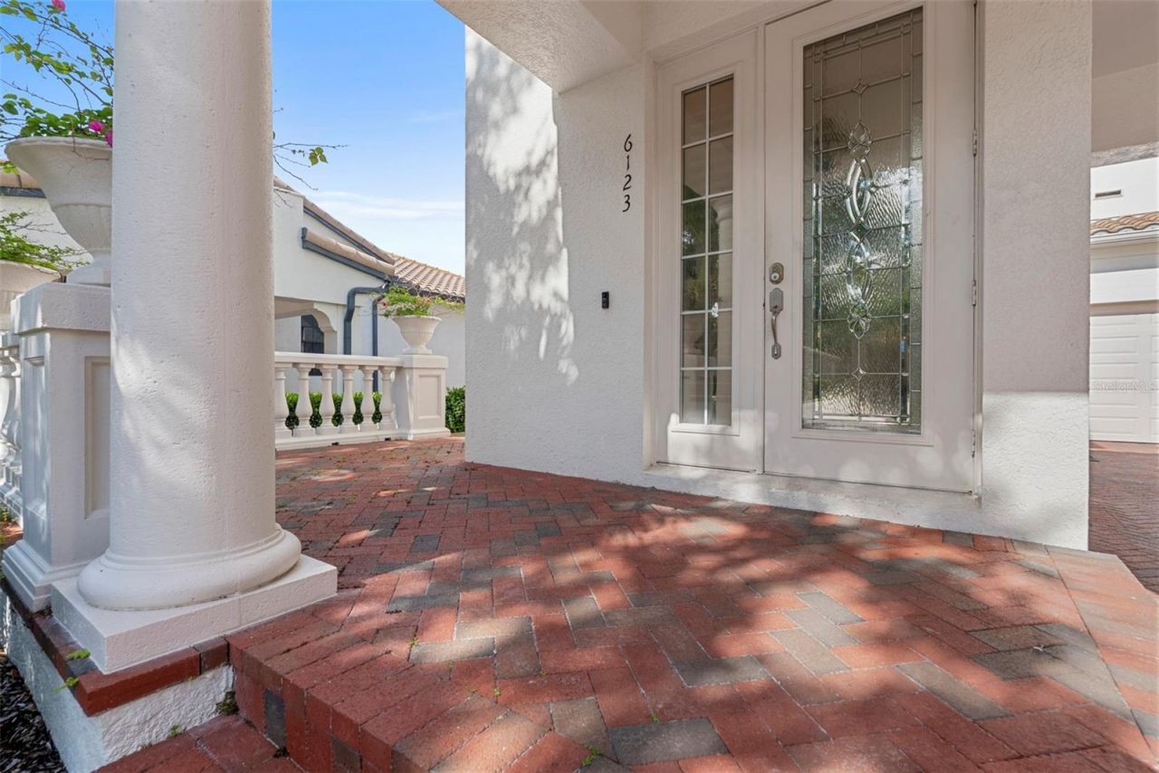 6123 Yeats Manor Drive, Tampa, FL 33616 Photo
