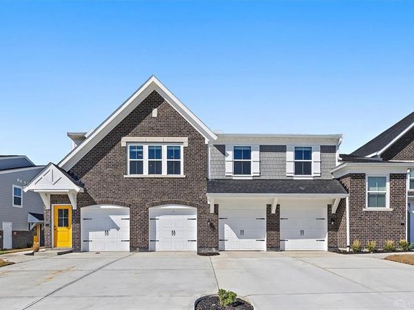 2727 Golden Leaf Drive, Unit 18-300, Beavercreek, OH 45431