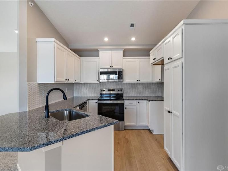 2727 Golden Leaf Drive, Unit 18-300, Beavercreek, OH 45431 Photo 2