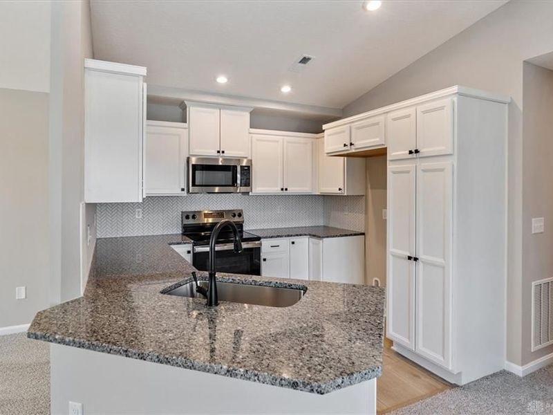 2727 Golden Leaf Drive, Unit 18-300, Beavercreek, OH 45431 Photo 3