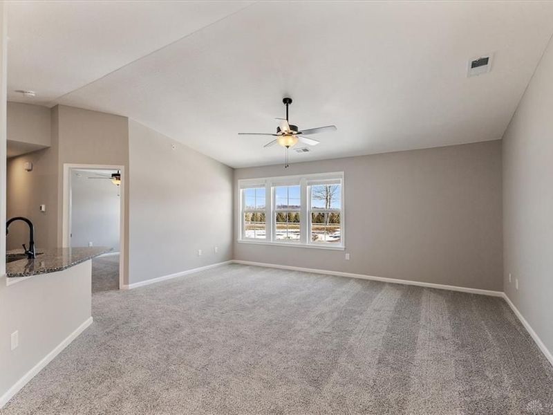 2727 Golden Leaf Drive, Unit 18-300, Beavercreek, OH 45431 Photo 5