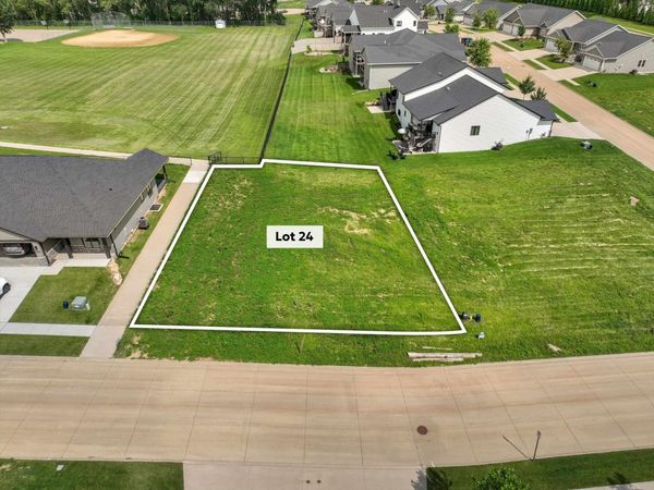 Lot 24 Rolling Creek Lane, Dubuque, IA 52003