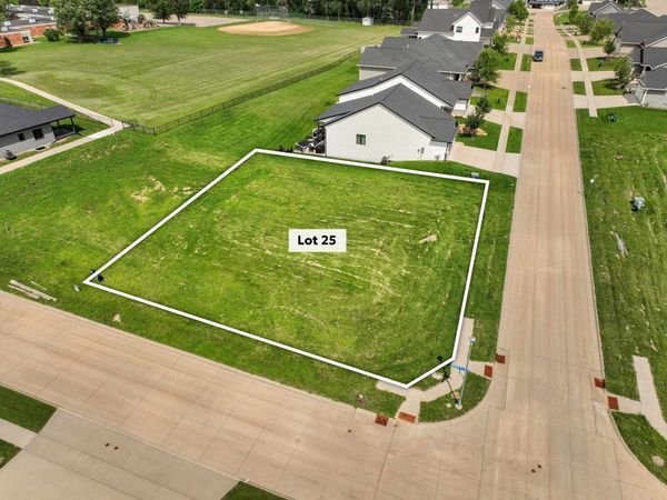 Lot 25 Rolling Creek Lane, Dubuque, IA 52003