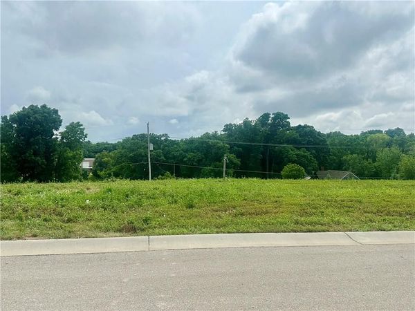 13835 NW 70th Street, Parkville, MO 64152