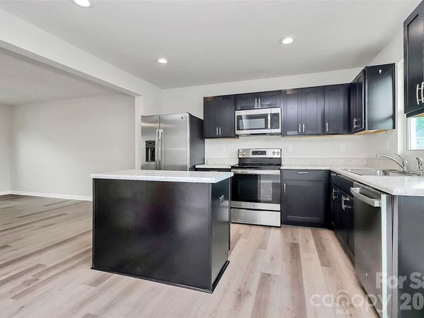 6320 Cutwater Circle, Charlotte, NC 28269