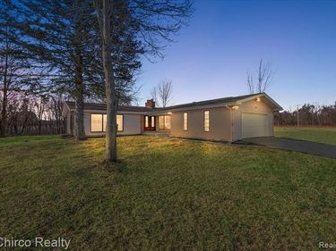 8603 N OWOSSO Road, Fowlerville Vlg, MI 48836