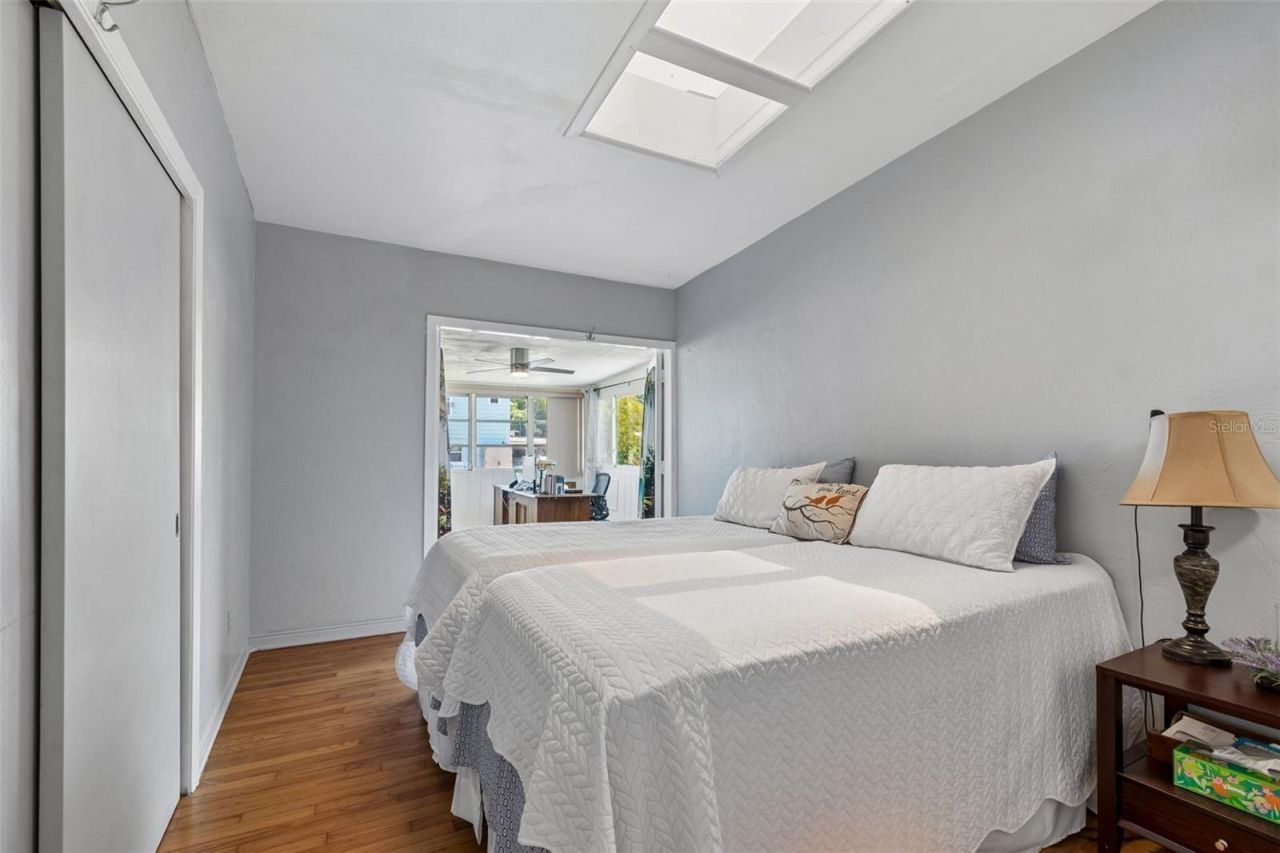 2110 Fairway Avenue S, Saint Petersburg, FL 33712 Photo