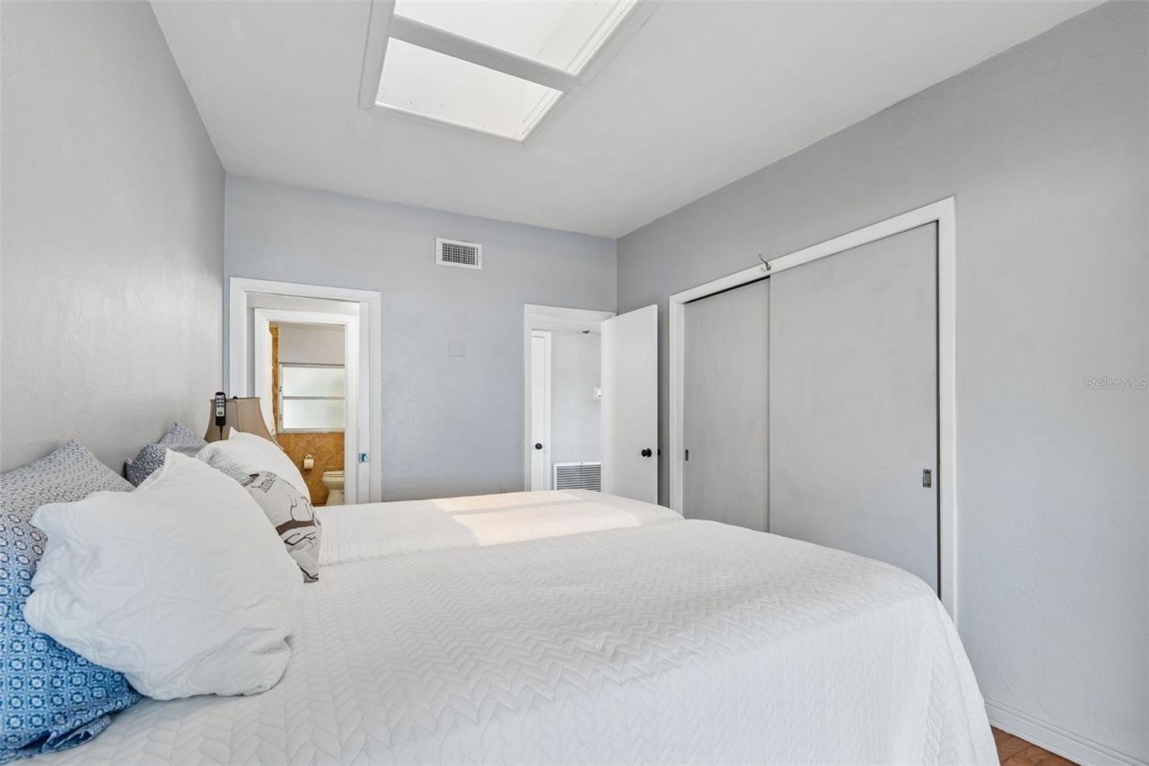 2110 Fairway Avenue S, Saint Petersburg, FL 33712 Photo