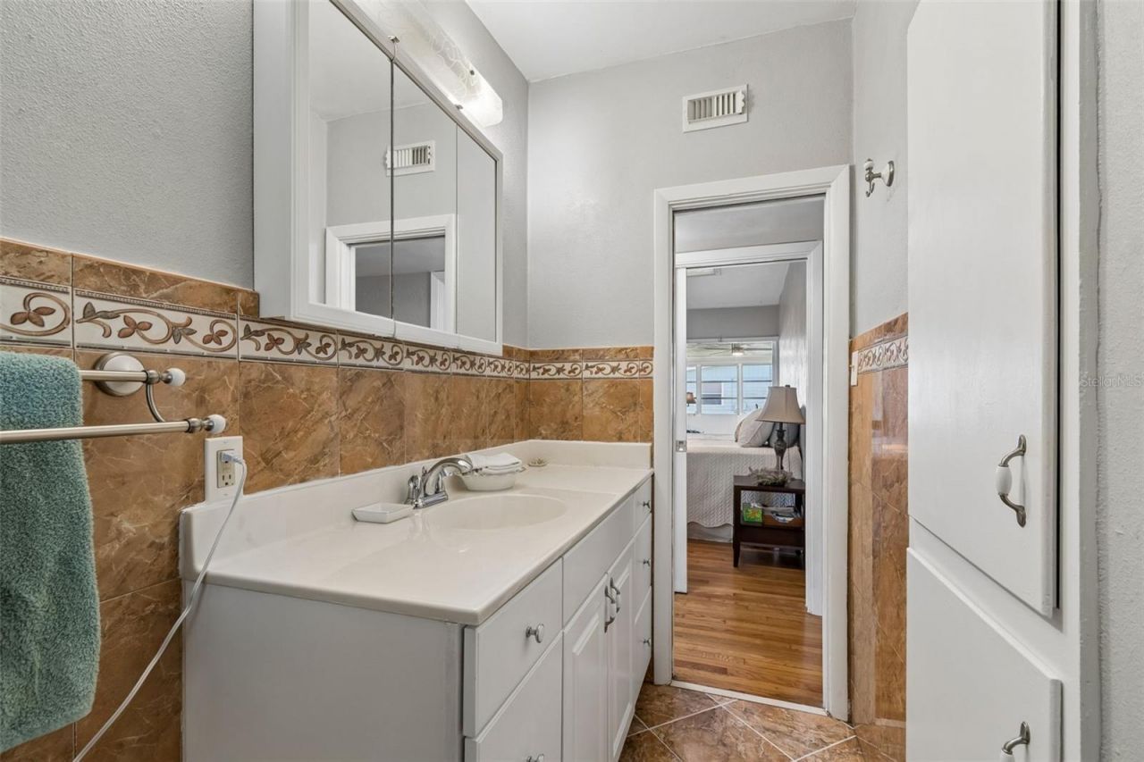 2110 Fairway Avenue S, Saint Petersburg, FL 33712 Photo