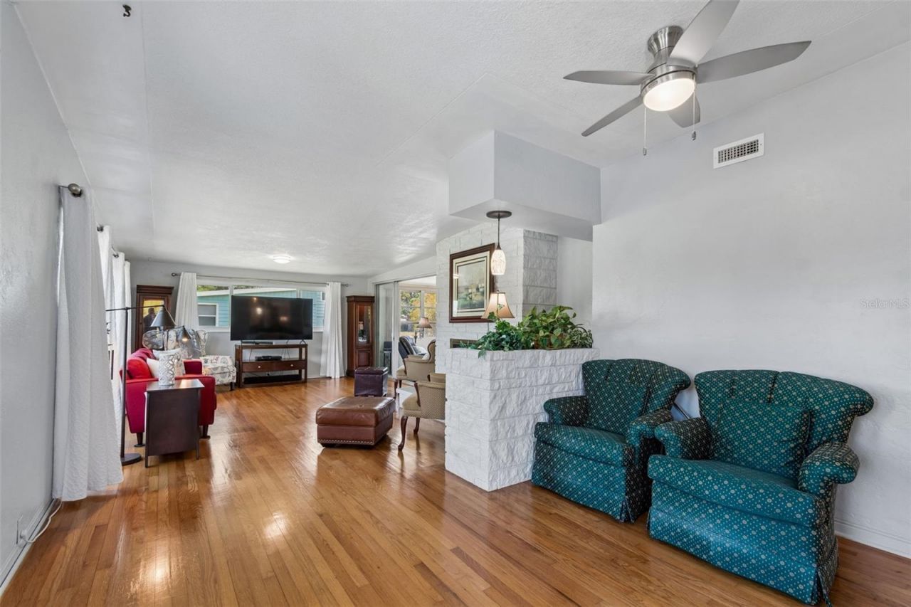 2110 Fairway Avenue S, Saint Petersburg, FL 33712 Photo