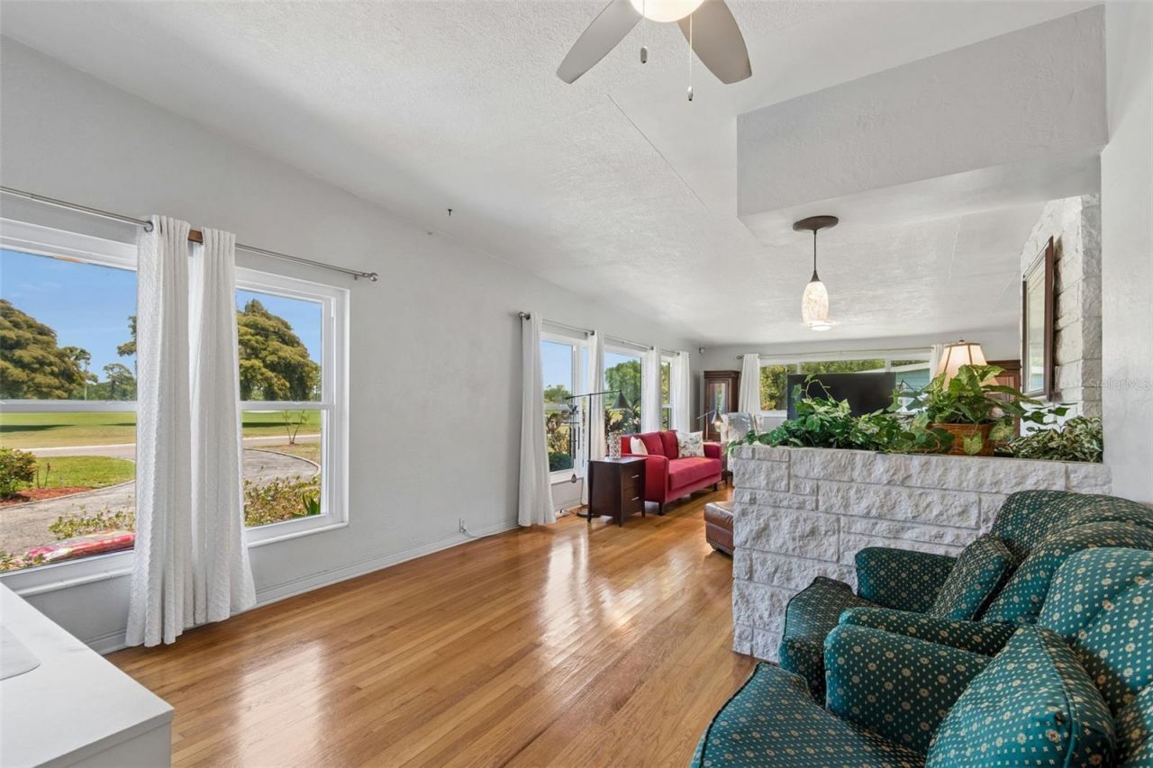 2110 Fairway Avenue S, Saint Petersburg, FL 33712 Photo